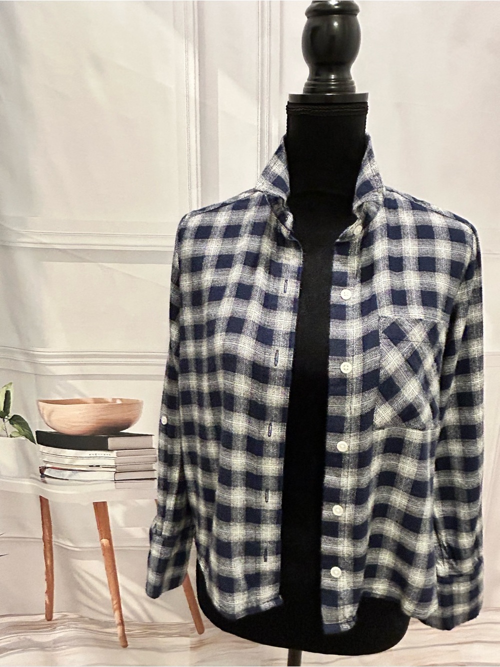 Time and Tru Navy and White Plaid Women’s Button-Down Shirt XS